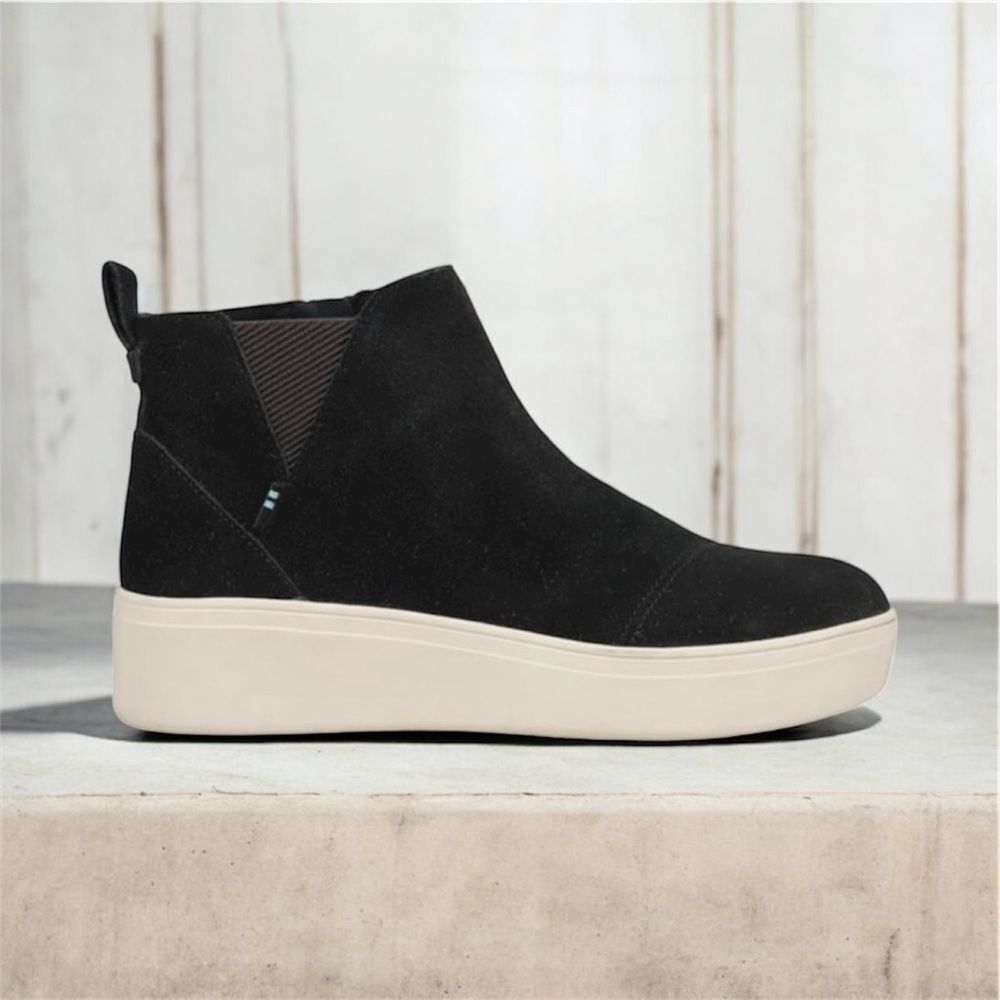 Tom’s Black Jamie Platform Sneaker Boots with Cream Sole - 9 - Good Condition